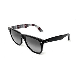Ray-Ban Classic Black and Gray Sunglasses